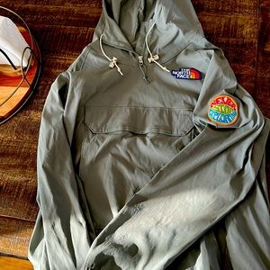 North Face spring pullover jacket